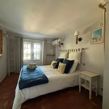 Les Bruyeres Villa *